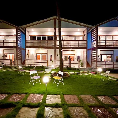 White Turtle Hotel Морджим Экстерьер фото